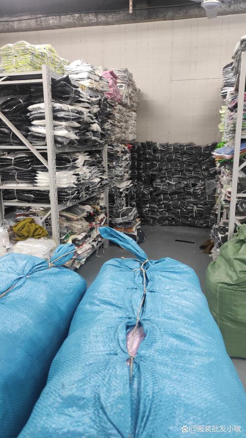 探索时尚前沿：如何从哈里服饰官网开启您的购物之旅